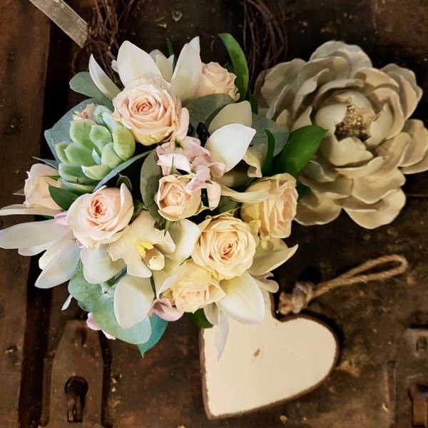 Pastel arrangement in pot