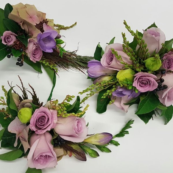 Lilac cake flowers