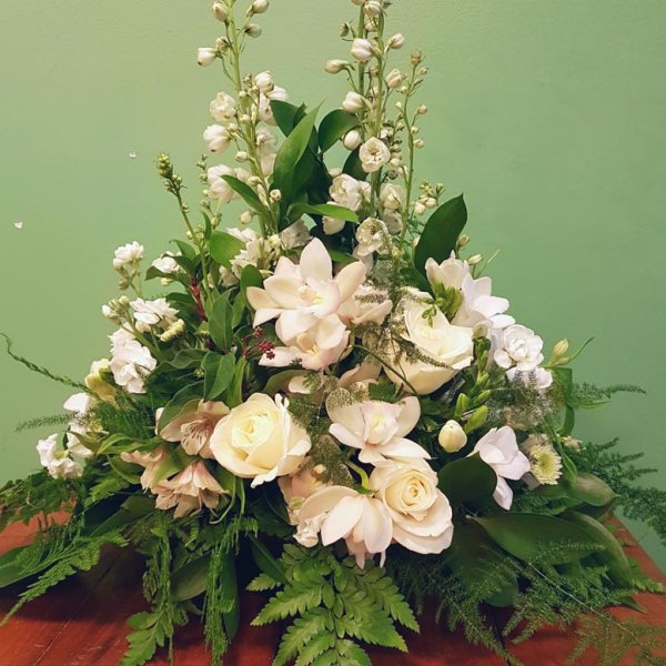 Upright arrangement