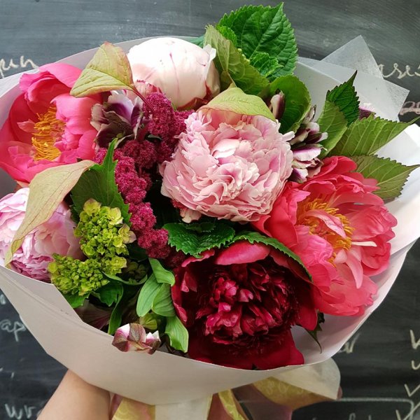 Peony posy