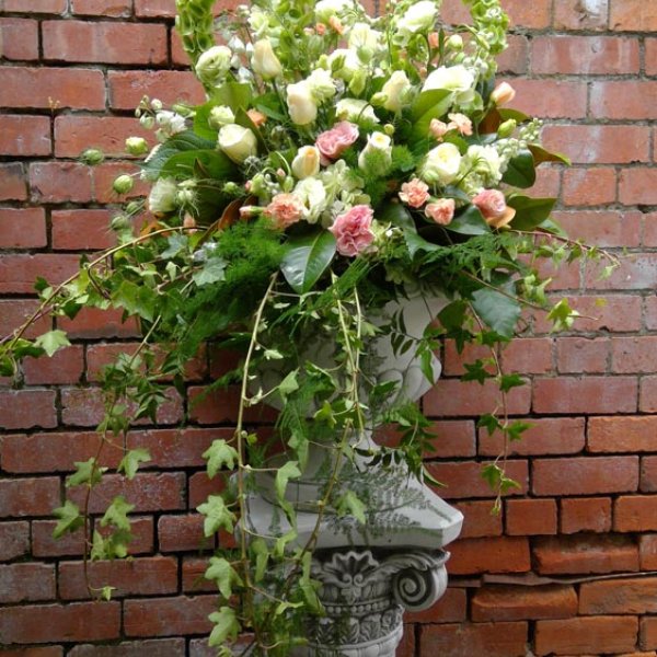 Standing sympathy arrangement